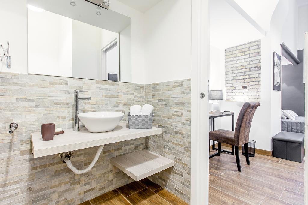Del Falco Boutique Rooms San Pietro โรม ภายนอก รูปภาพ